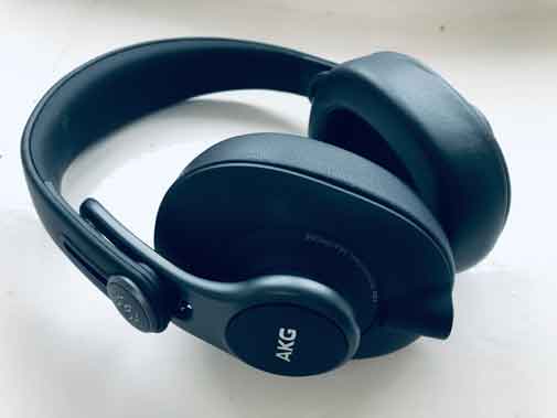 AKG K 371 Headphones