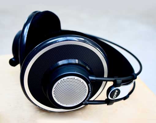 AKG K702 Headphones Review: Unboxing
